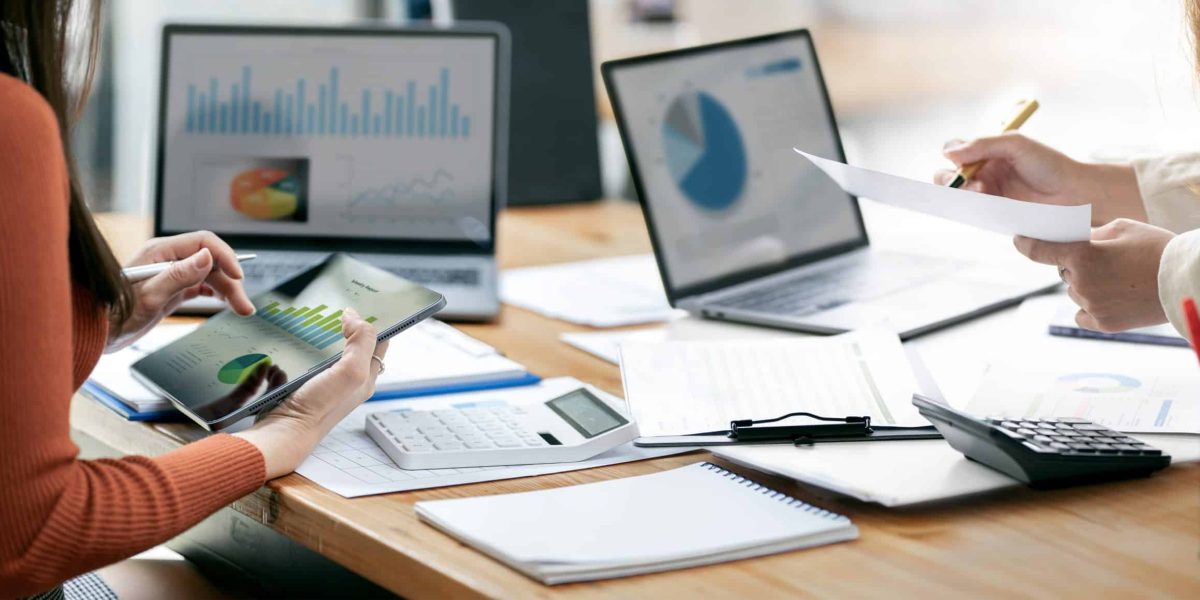 Businesswoman Consulting meeting working and brainstorming new business project finance investment concept.