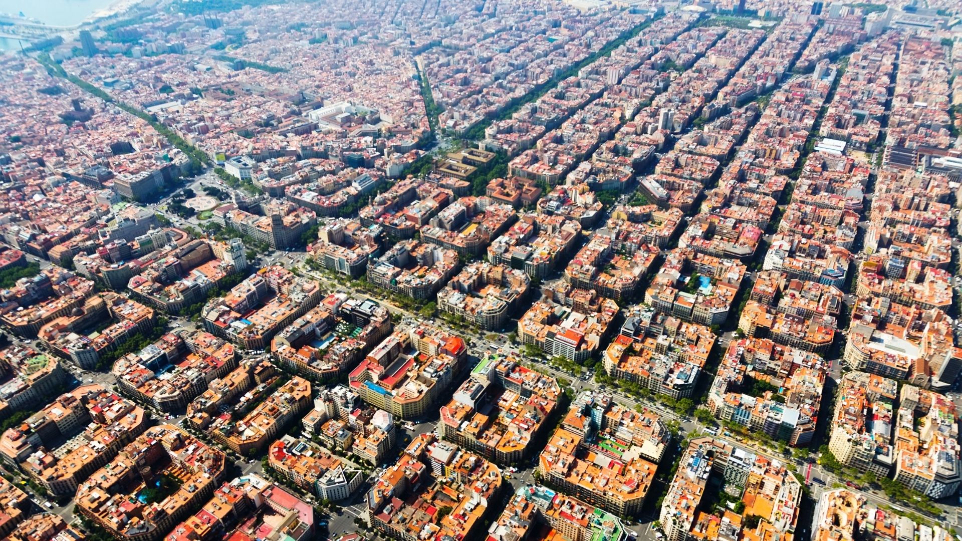Jóvenes comprando su primera vivienda con el Préstamo Emancipación en Cataluña